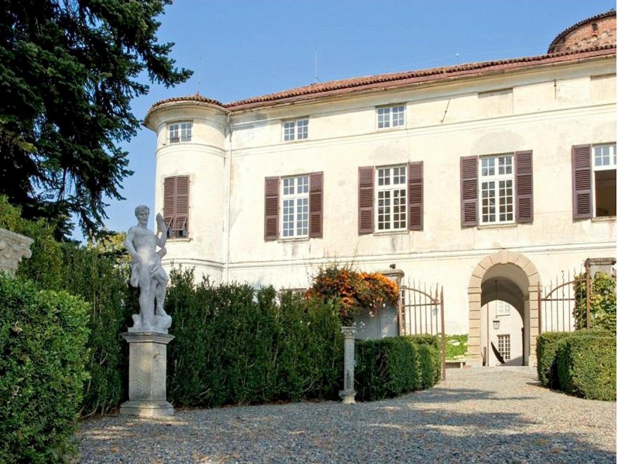 Charming Elegant Castle Flat With Large Garden Villa Rocca Grimalda Exterior photo