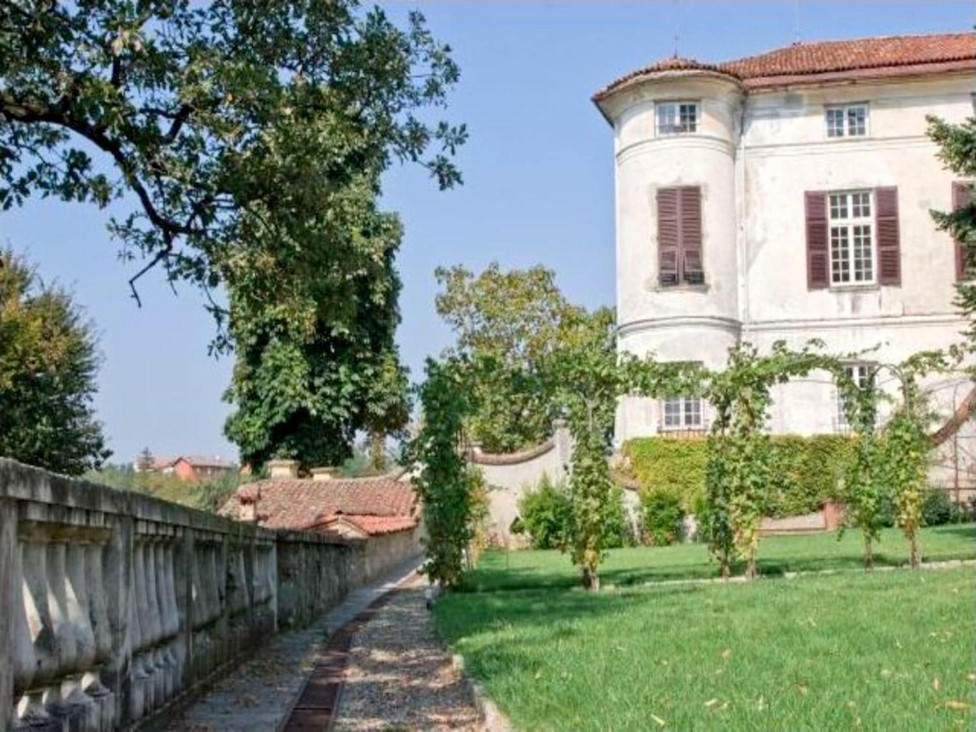 Charming Elegant Castle Flat With Large Garden Villa Rocca Grimalda Exterior photo